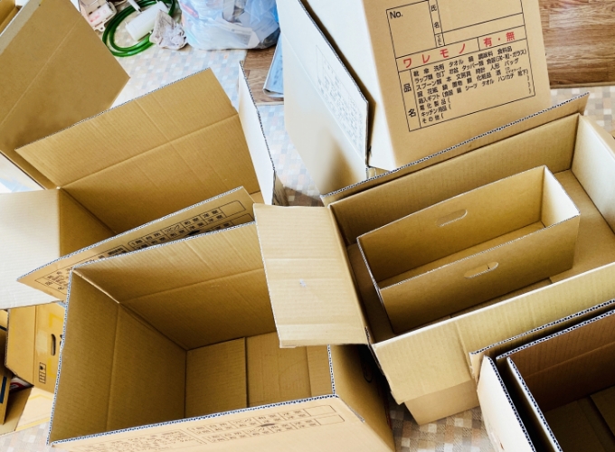必要な物と不要な物を丁寧に仕分けます
